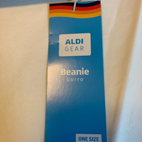 NWT Unisex Aldi Gear knit Pom Pom hat - Picture 3 of 4